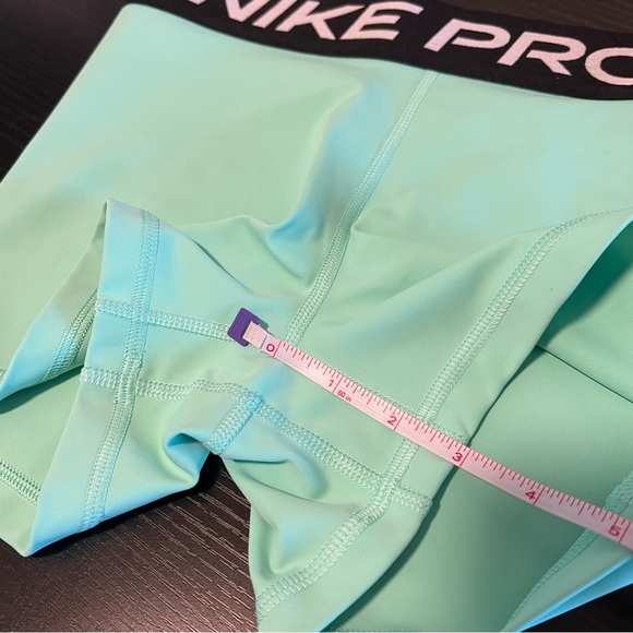 Nike Pro Women’s Aqua Spandex Shorts Small - Picture 8 of 8